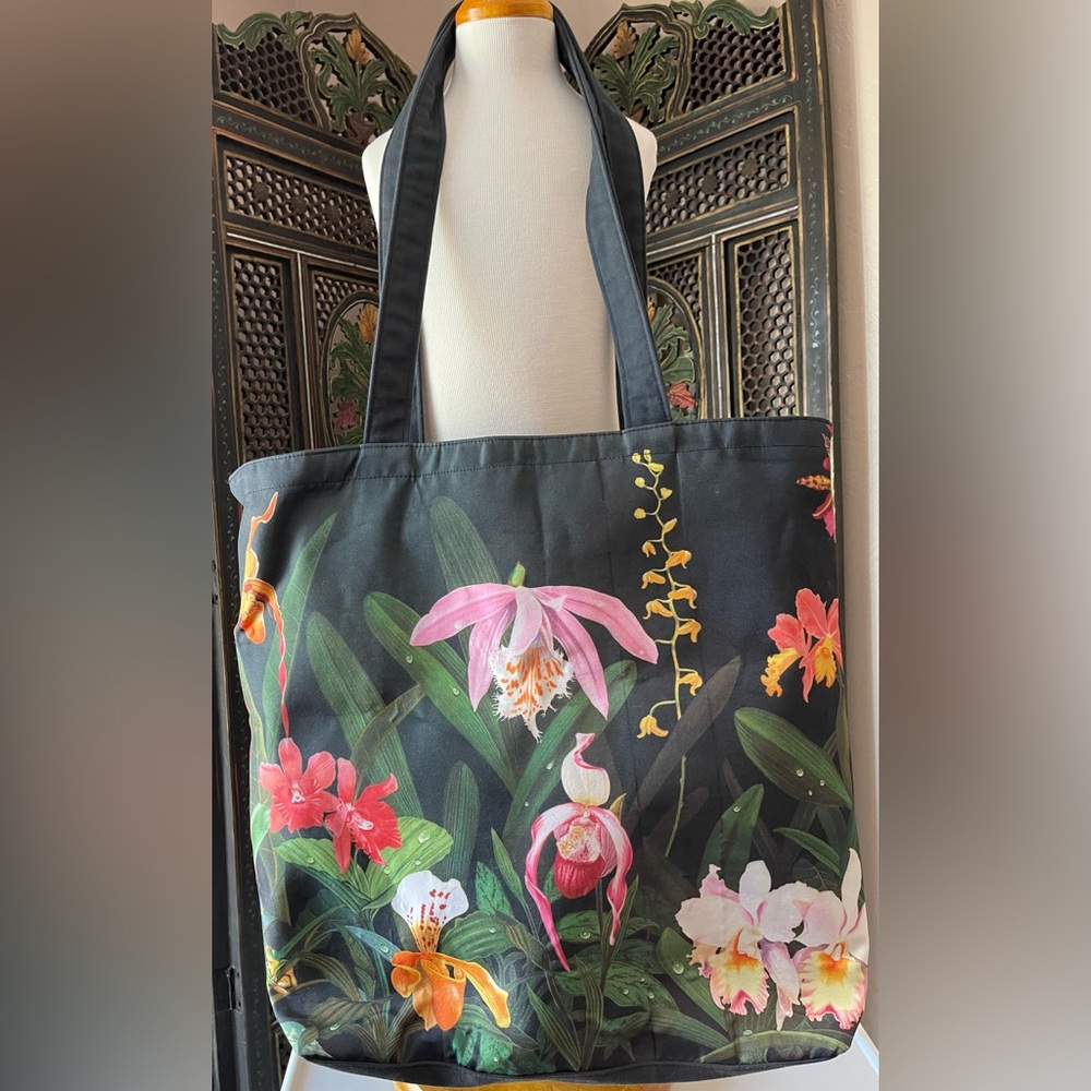 Flowers pattern Tote bag.
